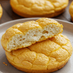 Omas Wolkenbrot mit Hüttenkäse