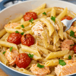 Ofen-Lachs-Pasta mit Tomaten