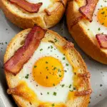 Gefüllten Frühstücksbrötchen mit ei und Käse