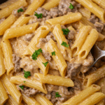 Cremiges Parmesan Rindfleisch mit Rigatoni Pasta
