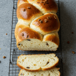 Osterbrot mit Quark