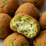 Zucchinibällchen mit Käse