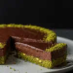 Luxuriöse Pistazien Schokoladen Torte