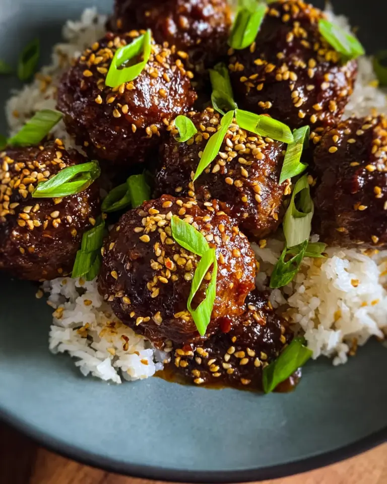 Hackfleischbällchen aus der Pfanne in Sesam-Teriyaki-Sauce (einfaches Rezept)