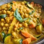 Kichererbsen-Curry mit Erdnuss-Sauce