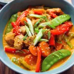 Rotes Thai Curry mit Hähnchen