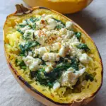 Spaghettikürbis mit Spinat und Feta