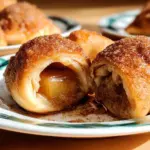 Süße Apfel-Ofenknödel mit Zucker-Zimt-Topping