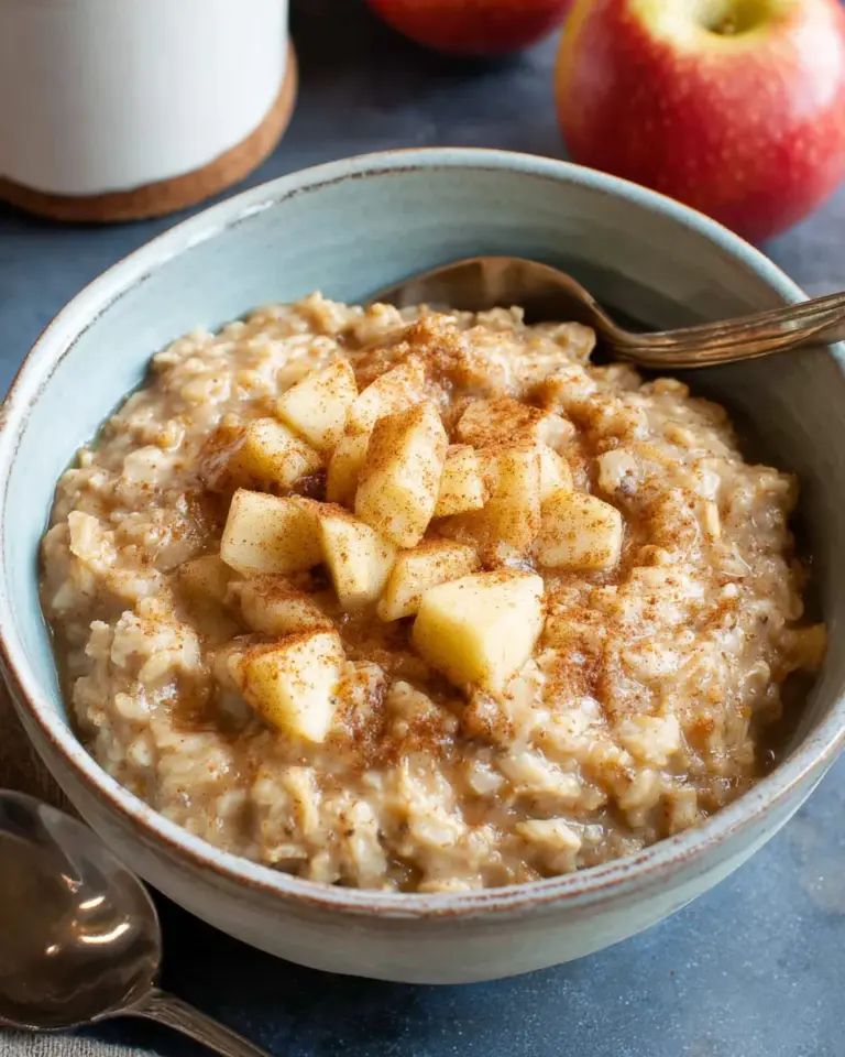 Schnelles und einfaches Apfelkuchen-Porridge